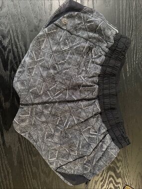 lululemon athletica Black & White Patterned Athletic Shorts 2.5 inch